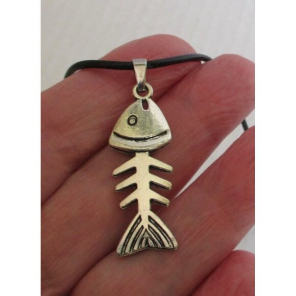 New Fish Skeleton Bonefish Pendant Necklace on 18" to 20" Cord Unisex Jewelry - Picture 4 of 5